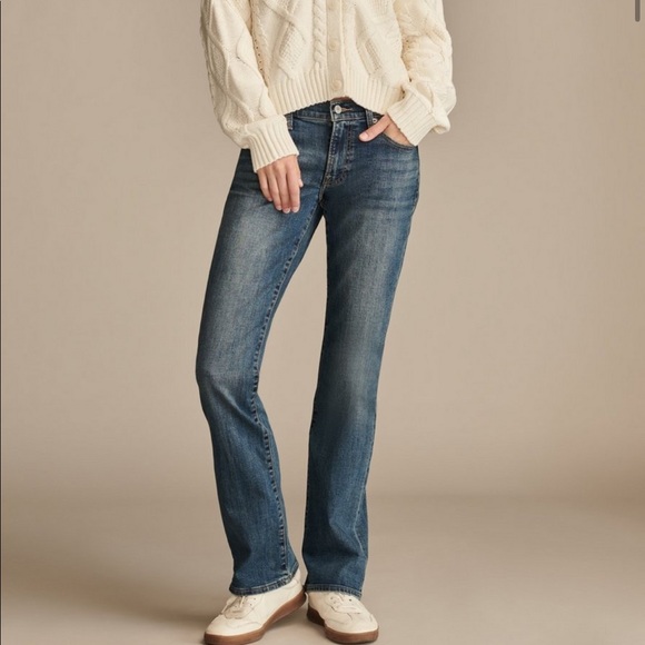 Lucky Brand Women’s Sweet Mid Ride Boot Cut Jeans - Picture 2 of 9
